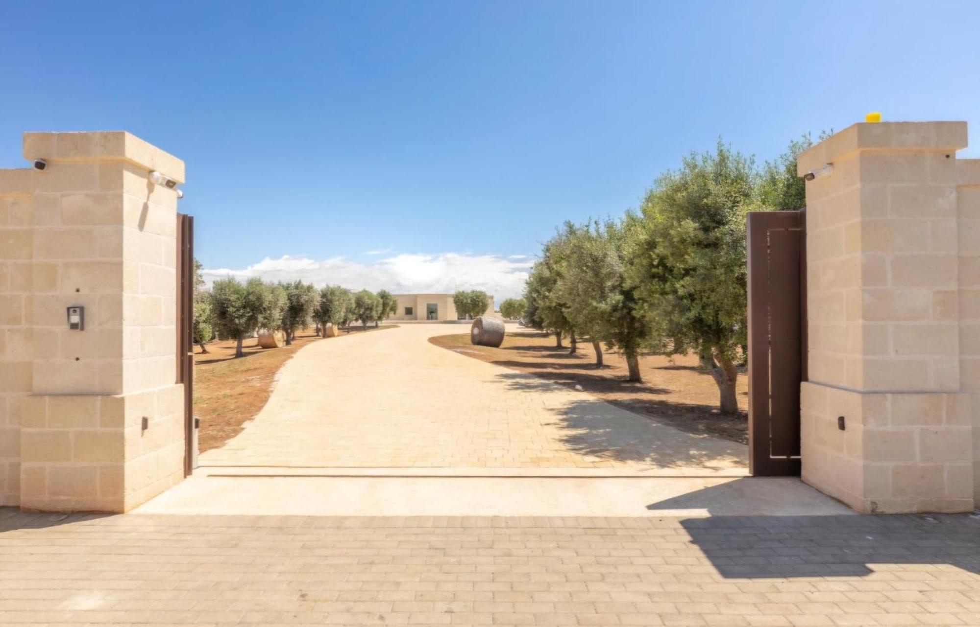 Tenuta Sante Serranova Luaran gambar